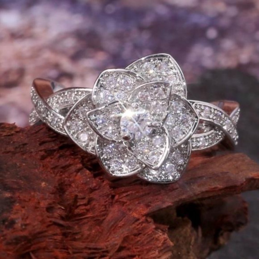 NEW 925 STERLING SILVER DIAMOND HALO RING, CUTE RING, SHINY RING. - Picture 2 of 7
